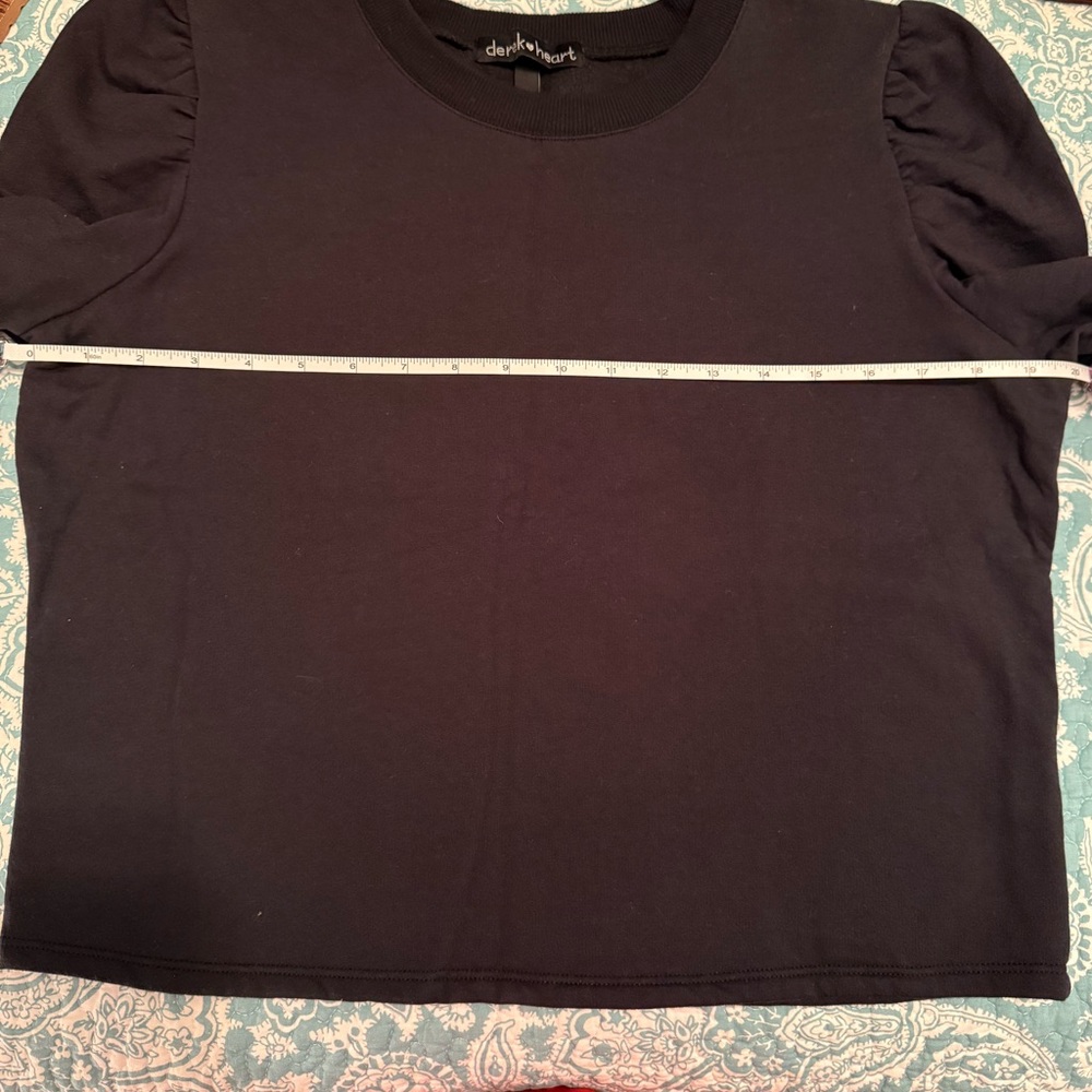 DEREK HEART Cropped Sweatshirt - Picture 4 of 4